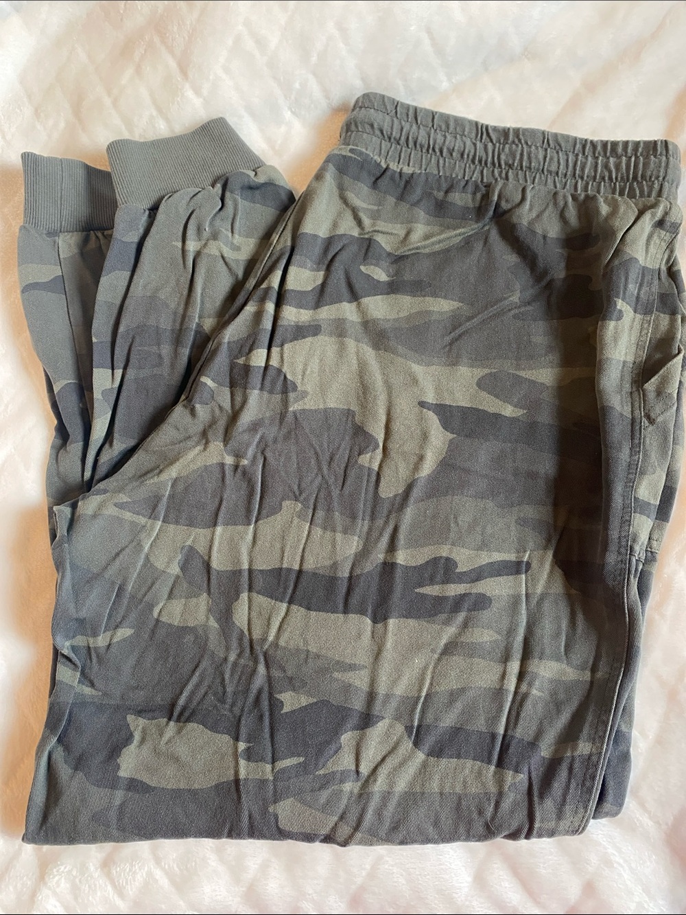 Splendid Olive & Dark Gray Camo Track Joggers